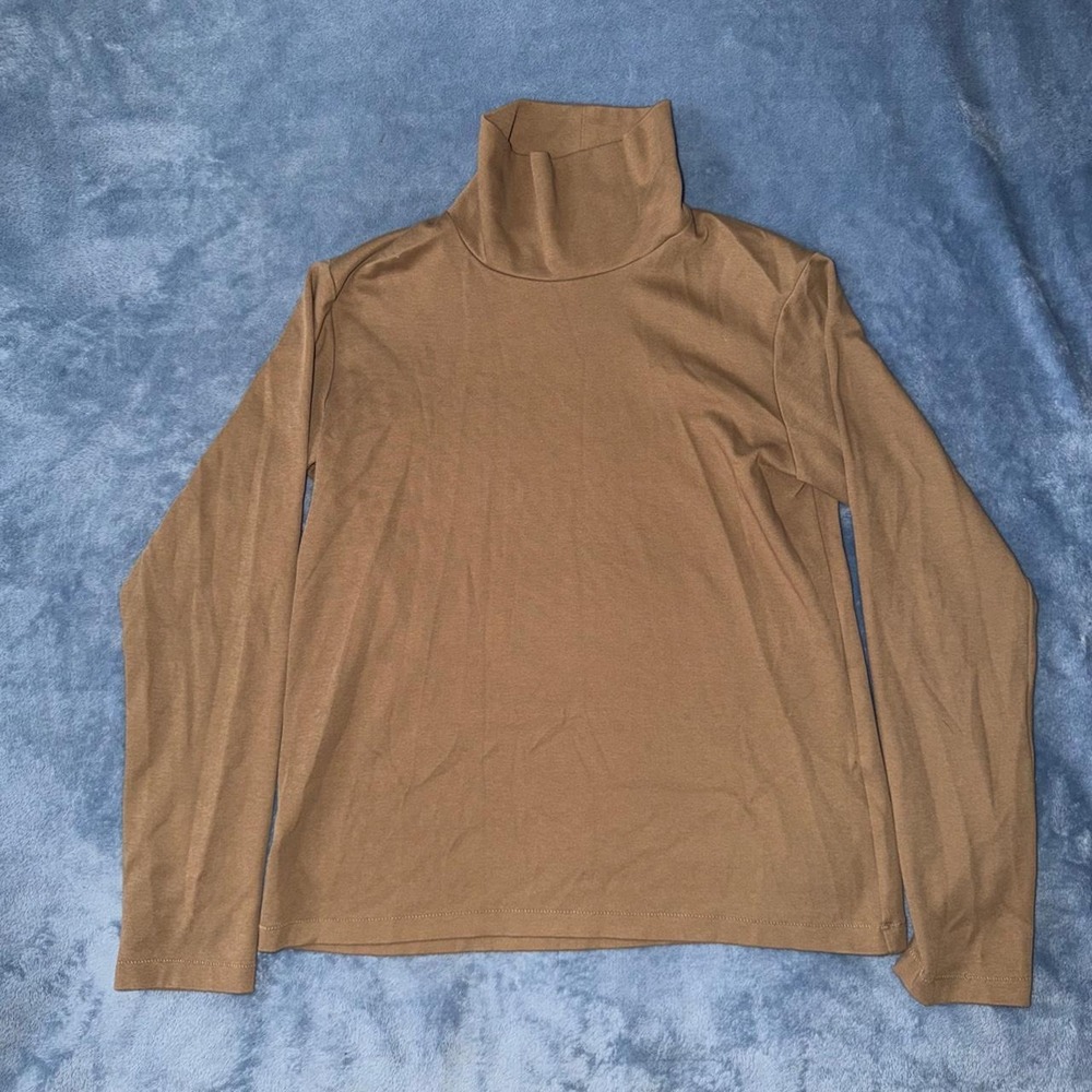 Uniqlo brown turtleneck long sleeve